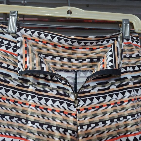 J & K womans stretch front zip capris  size see description - Picture 7 of 10